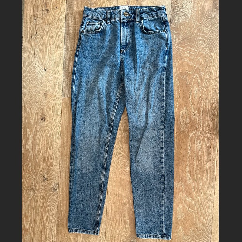 BDG Mom Jeans Size 27